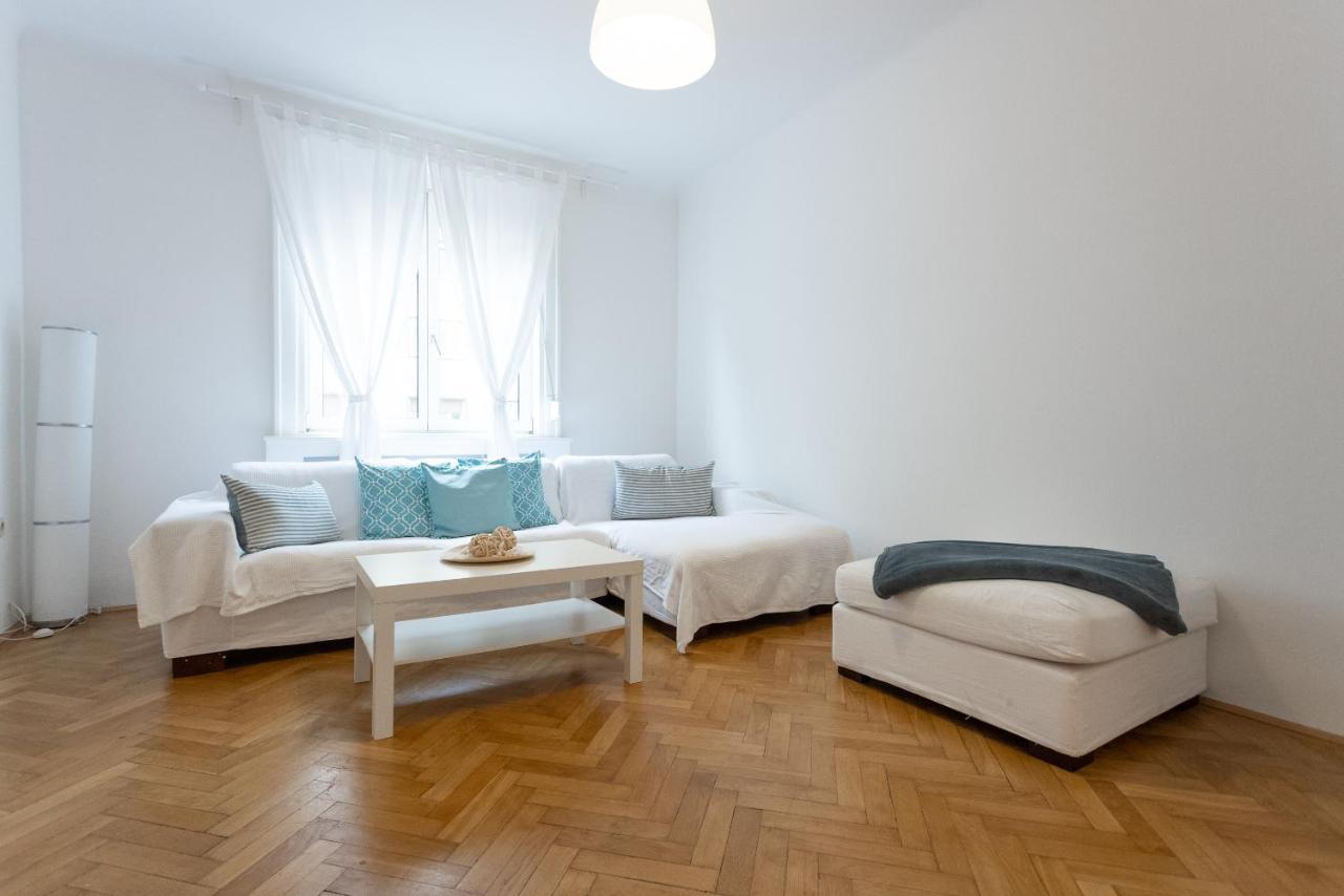 City Center Operastreet Apartment "Italy" Виена Екстериор снимка