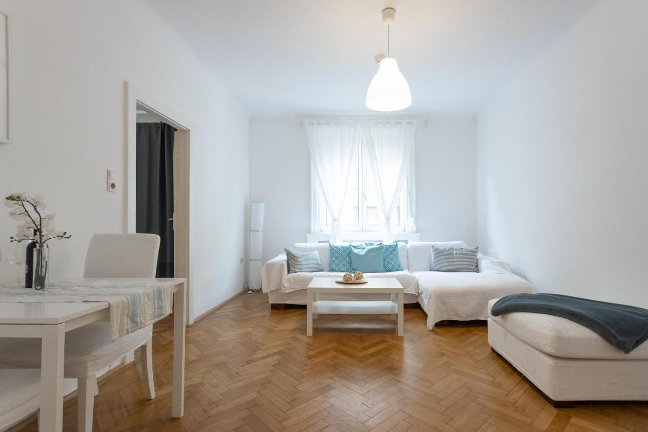 City Center Operastreet Apartment "Italy" Виена Екстериор снимка